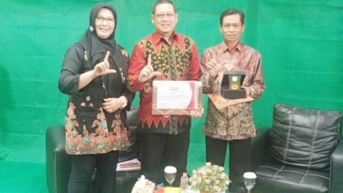 Foto-bersama-di-seminar-The-3rd-HESICON-UPR-fk-ulm-Selasa-13122022