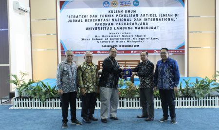 Kuliah Umum Dr. Mohammad Sukeri Khalid (Universiti Utara Malaysia): “Strategi dan Teknik Penulisan Artikel Ilmiah di Jurnal Bereputasi Nasional dan Internasional”