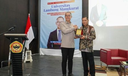 WhatsApp Image 2026-09-15 at 15.33.57 Seminar Kebangsaan di ULM Hadirkan Wakil Ketua MPR RI Dr. Eddy Soeparno Bahas Transisi Energi Dalam Mencegah Dampak Perubahan Iklim