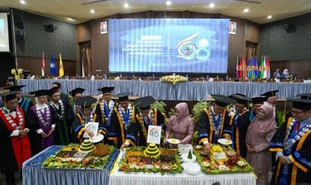 WhatsApp Image 2026-09-21 at 14.41.32 Puncak Dies Natalis ke-68 ULM Meriah, Sejumlah Penghargaan dan 2 Undian Umroh diberikan